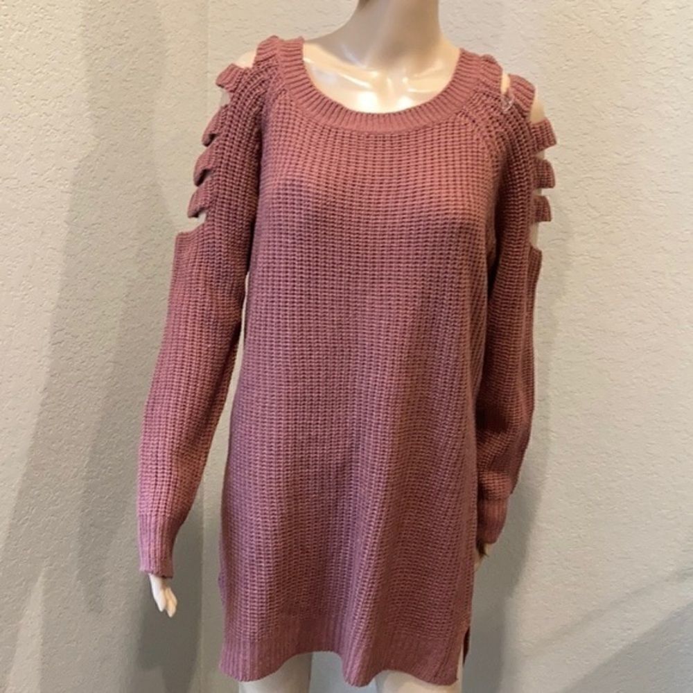 Nwt Question mauve colored cold shoulder cable knit light sweater